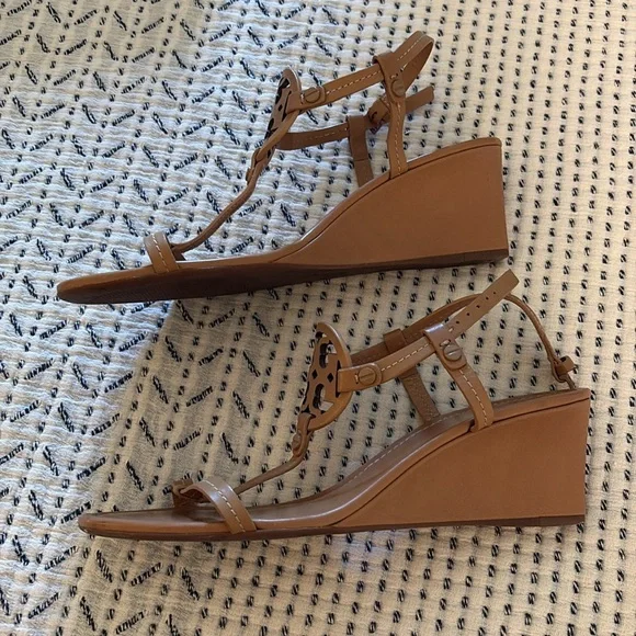 Tory Burch Tan Sandals with Signature Medallion - Picture 2 of 6
